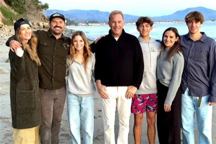 
All About Broadcaster Humberto Rubin Wife Gloria Rubin And His Seven Children 