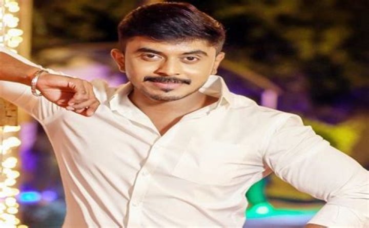 
Azeem Ibrahim Height, Weight, Net Worth, Age, Birthday, Wikipedia, Who, Nationality, Biography 