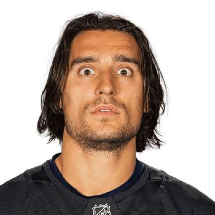 
Brandon Tanev Height, Weight, Net Worth, Age, Birthday, Wikipedia, Who, Nationality, Biography 