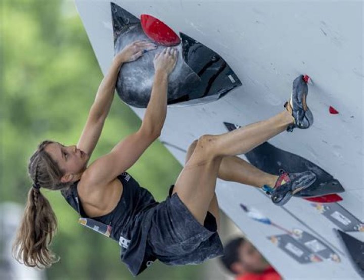 
Daniel Woods Wife Courtney Sanders Is A Rock Climber 