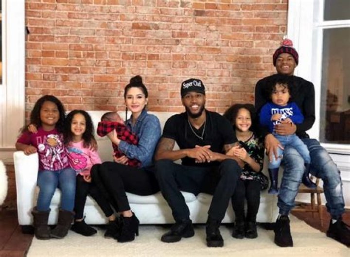 Darnell Ferguson is Married to Wife: Tatahda. 8 Kids