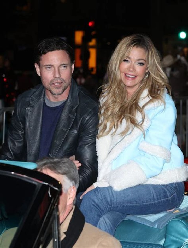 
Denise Richards Said That She Will Return To RHOBH Despite Her Feud With Lisa Rinna 