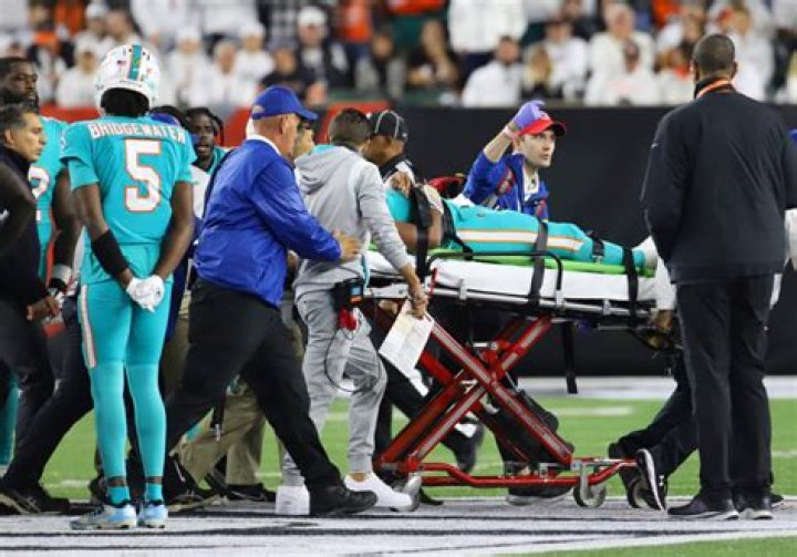 
Dolphins QB Tua Tagovailoa Head Injury 
