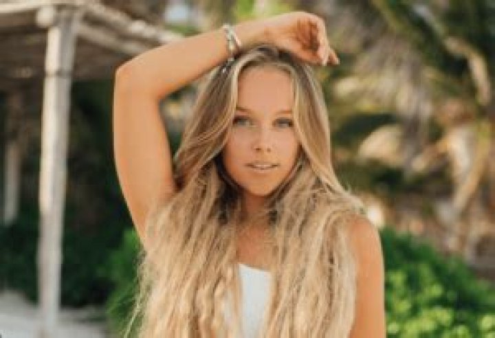 Is Estelle Berglin (Swealife) Married? Her Age, Net worth, Measurements, Nationality
