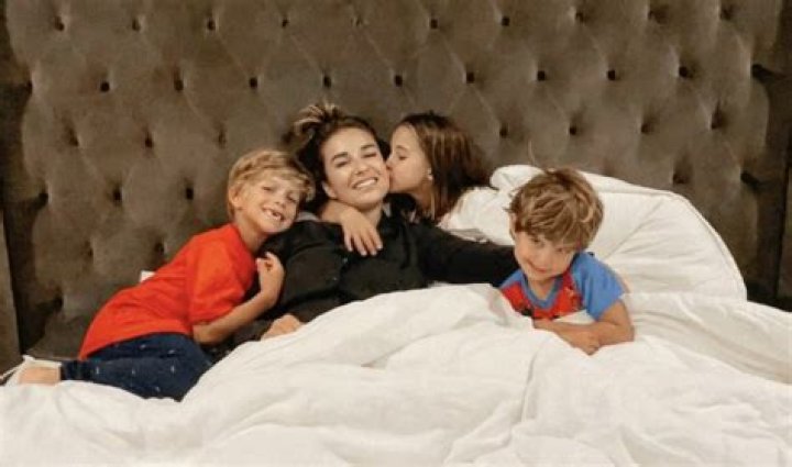 
Jessie James Decker Says She and Husband ‘Tune Out the Noise’ Following Backlash Over Kids’ Abs 