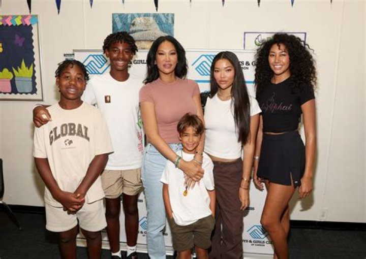 
Kimora Lee Simmons Parents | Meet Joanne And Vernon Religion And Ethnicity 