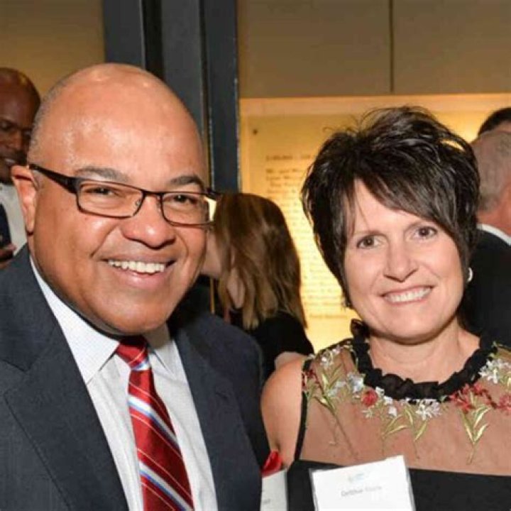 Mike Tirico Height, Weight, Net Worth, Age, Birthday, Wikipedia, Who, Nationality, Biography