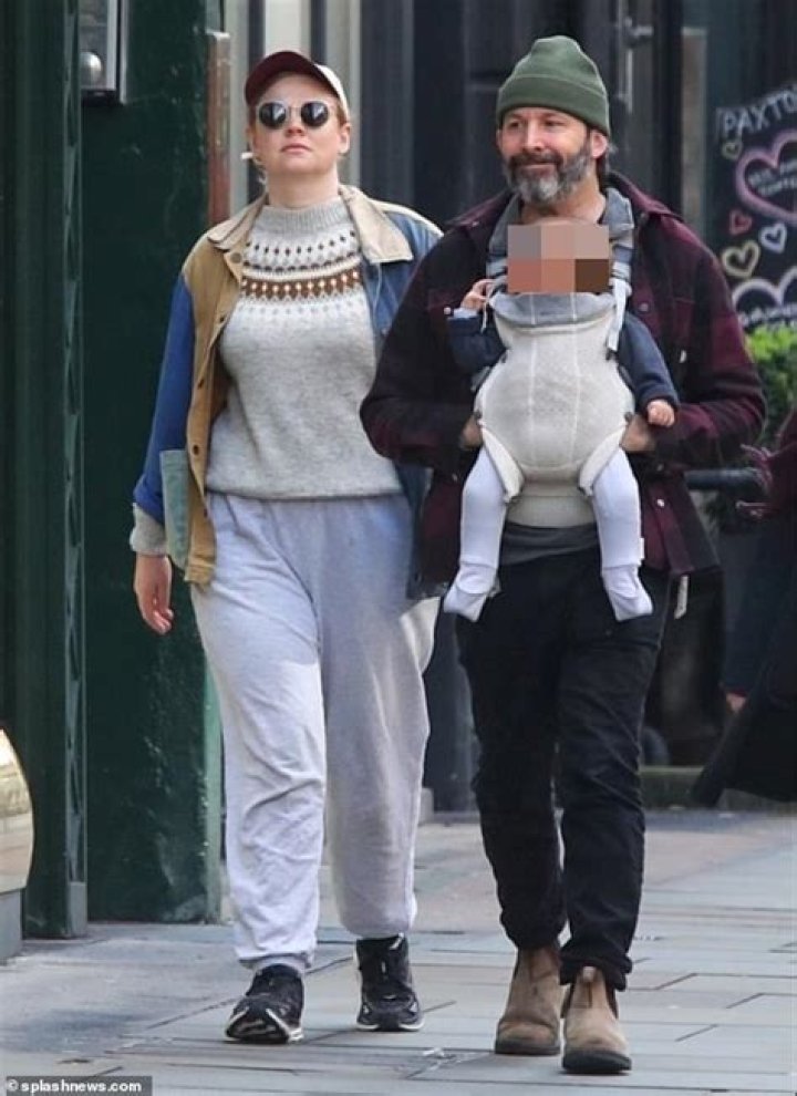 
Sarah Snook Kids: Does She Have Kids? Baby Husband And Family 