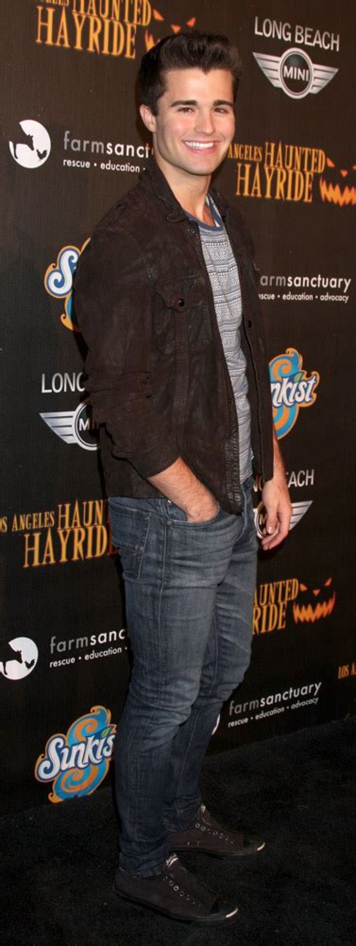 
Spencer Boldman Height, Weight, Net Worth, Age, Birthday, Wikipedia, Who, Nationality, Biography 