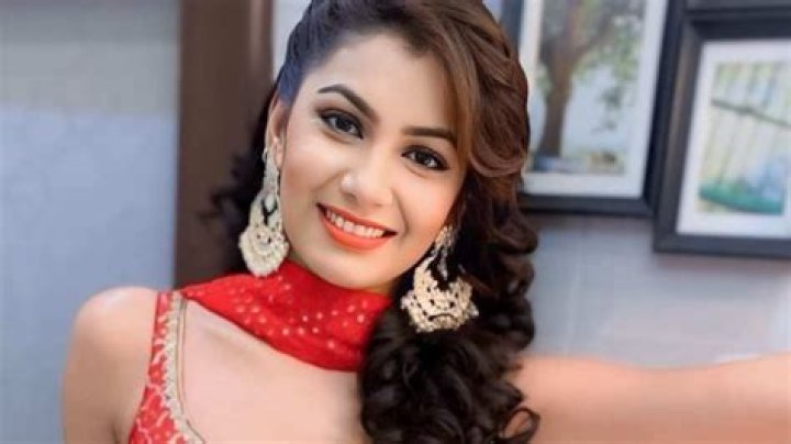 Sriti Jha Height, Weight, Net Worth, Age, Birthday, Wikipedia, Who, Instagram, Biography
