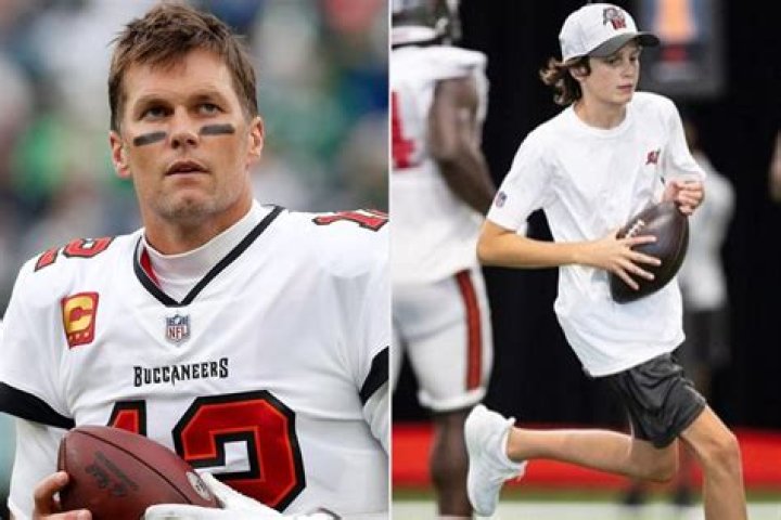 
Tom Brady Celebrates ‘Perfect Night’ with Son Jack After Sunday Afternoon Game 