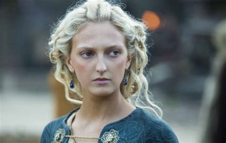 
Who is Georgia Hirst from Vikings? Height, Age, Boyfriend, Wiki 