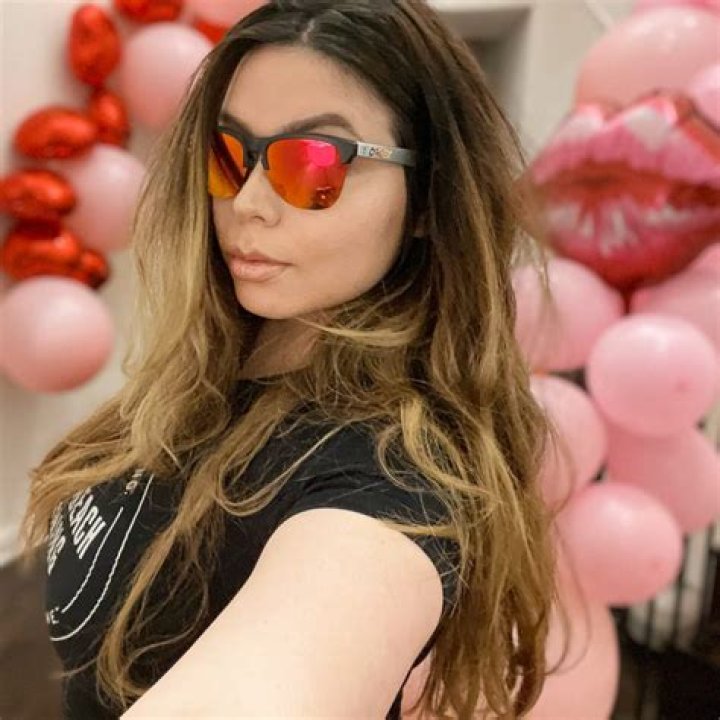 
Who is xQc’s girlfriend, Adeptthebest? Real Name, Age, Net Worth 